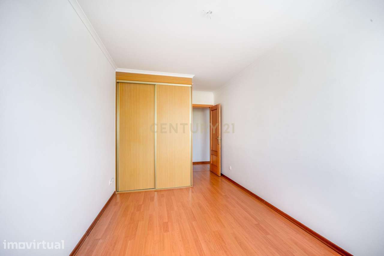T2 com 108 m², Garagem e Elevador – Avenida Pedro Nunes, Montijo - Grande imagem: 3/30