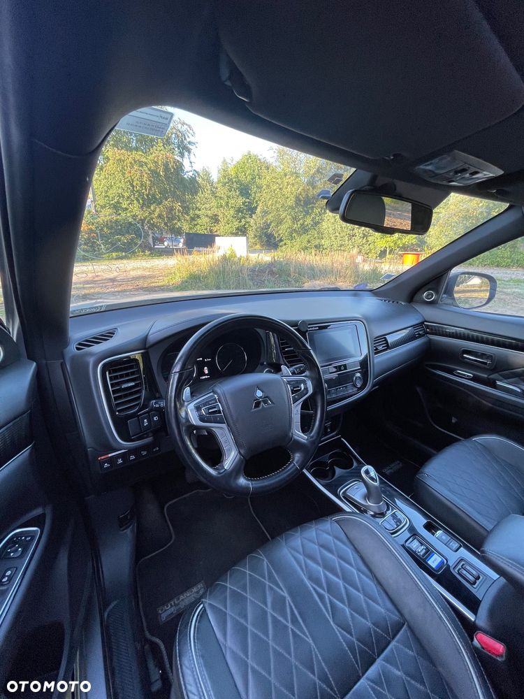 Mitsubishi Outlander Instyle + - 12