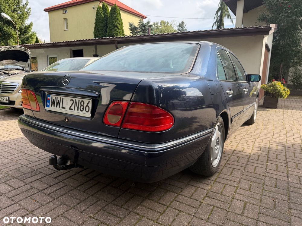Mercedes-Benz Klasa E - 4