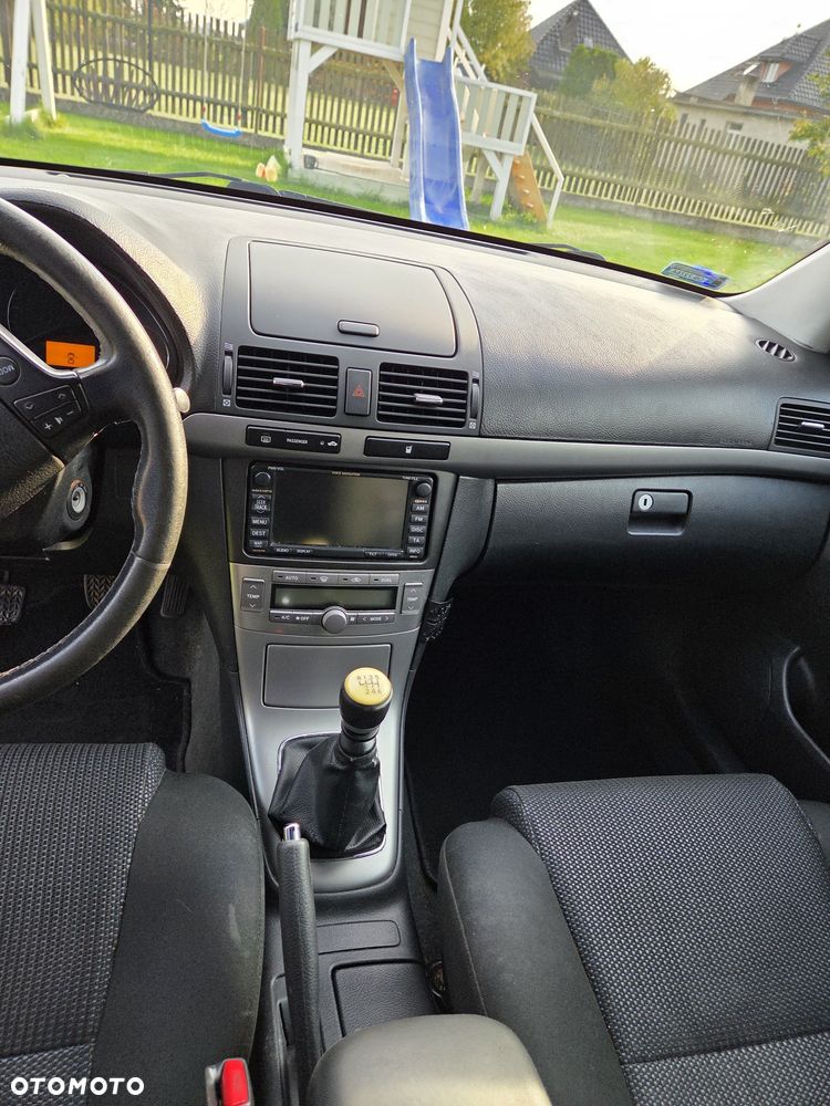 Toyota Avensis - 6