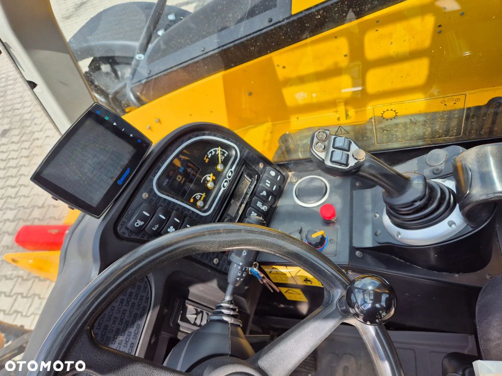 JCB 526-56 AGRIPLUS - 17