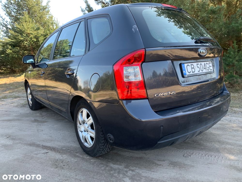 Kia Carens 2.0 CVVT LX - 6