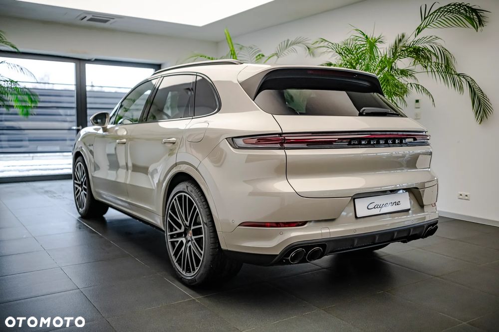 Porsche Cayenne E-Hybrid PHEV Black Edition - 2