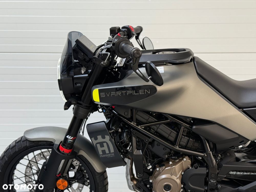 Husqvarna Svartpilen - 25