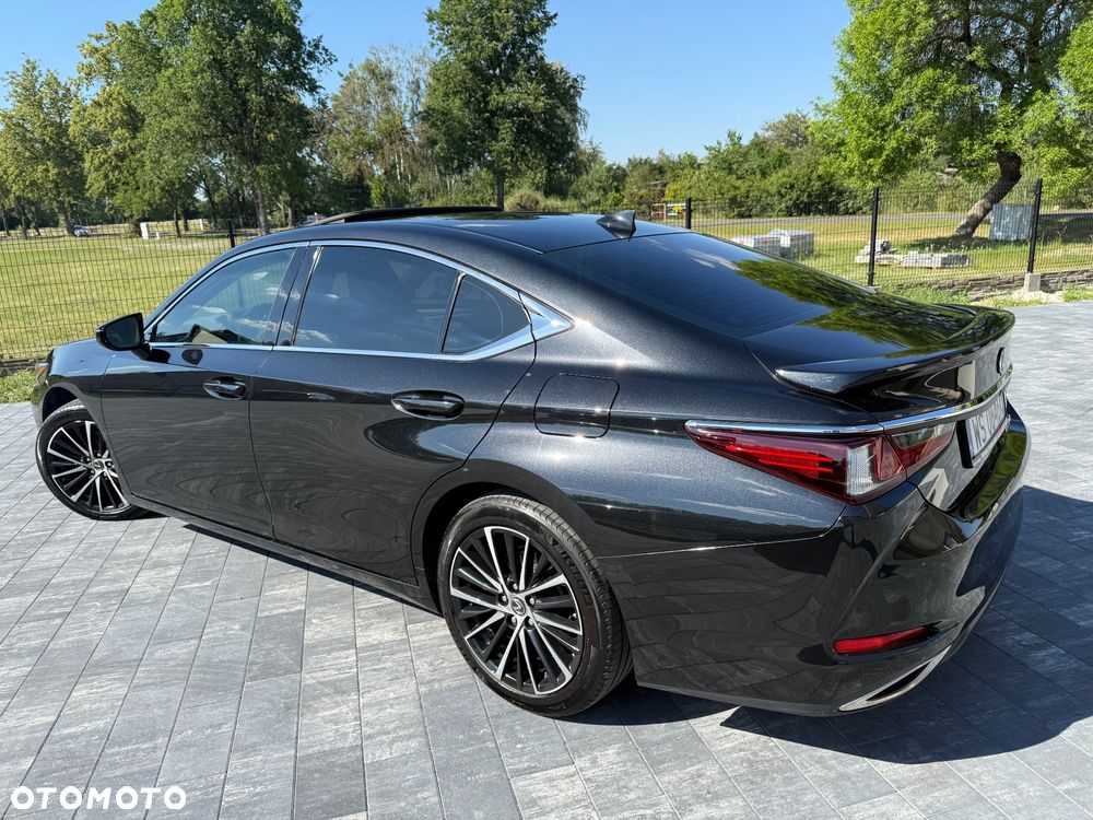Lexus ES - 8