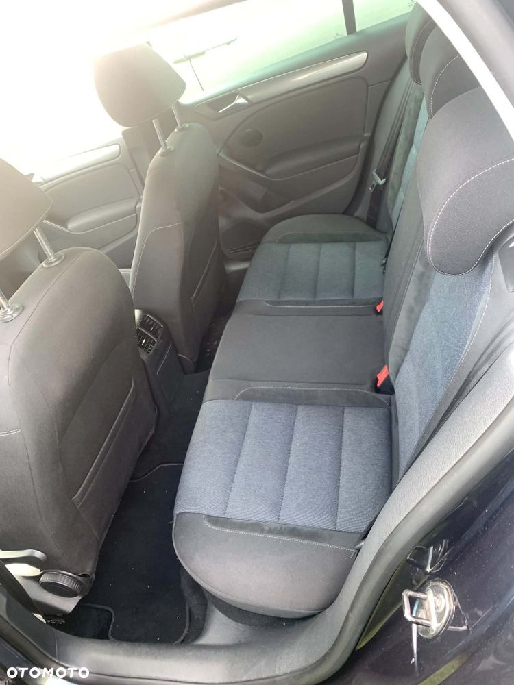 Volkswagen Golf - 6