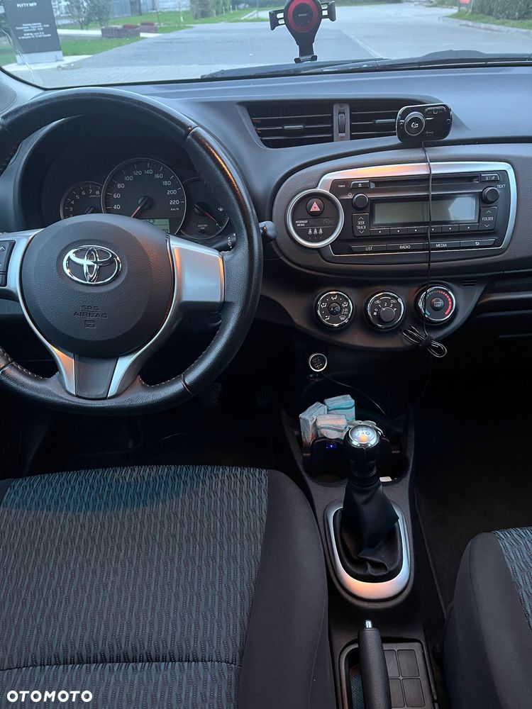Toyota Yaris 1.0 Premium - 10