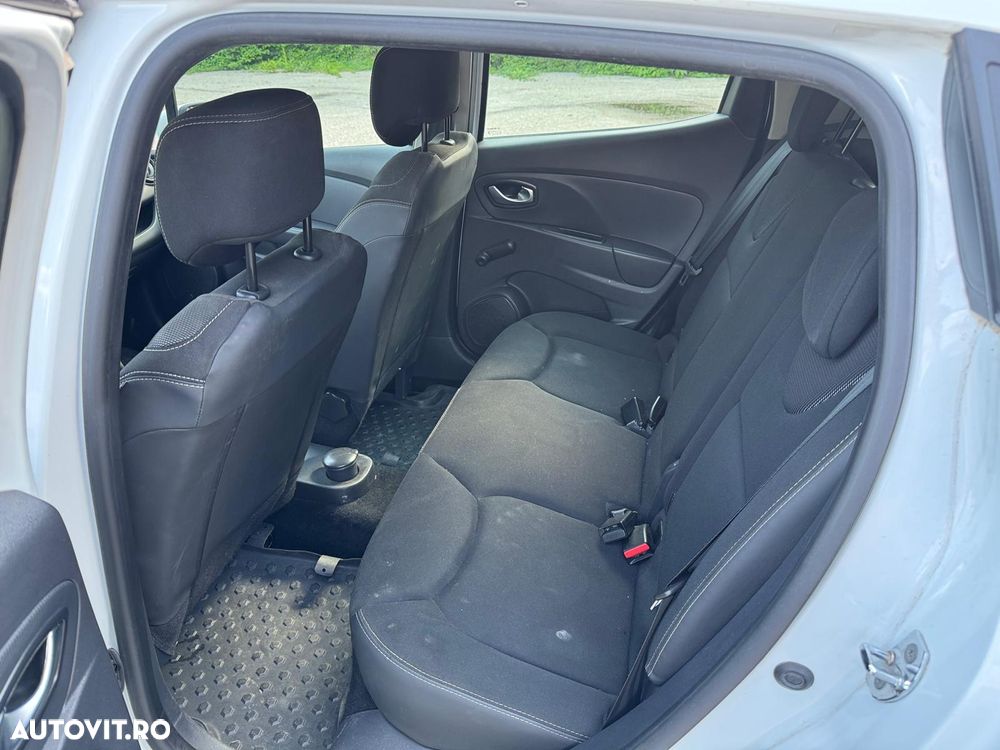 Renault Clio - 6