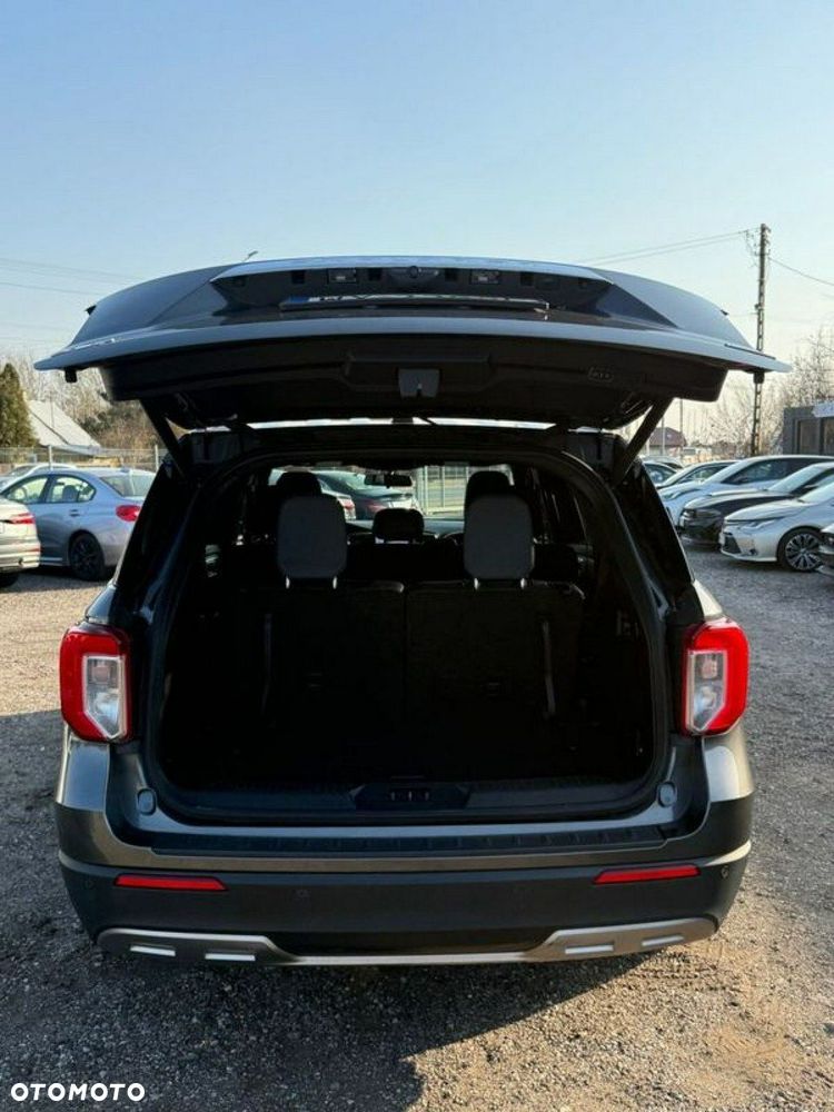 Ford Explorer - 16