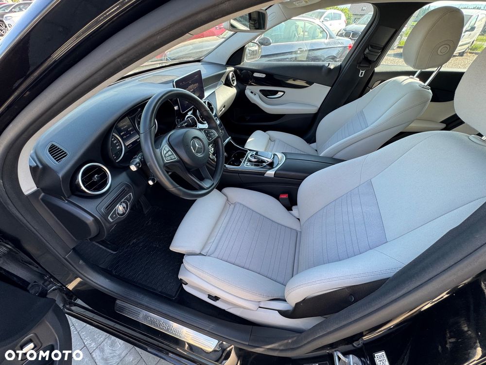 Mercedes-Benz Klasa C 220 d 4-Matic 9G-TRONIC - 12