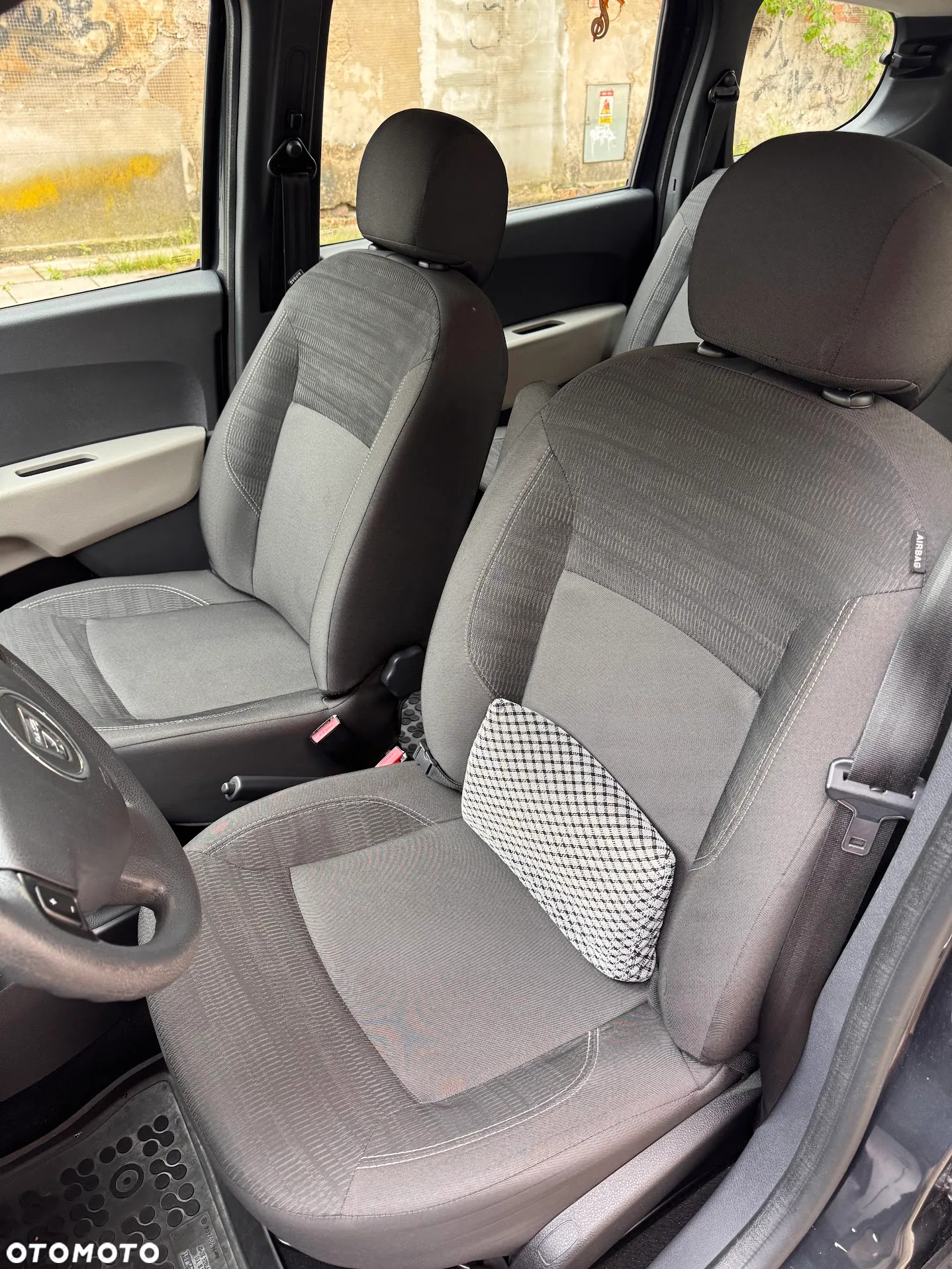 Dacia Lodgy 1.6 SCe Laureate S&S - 12
