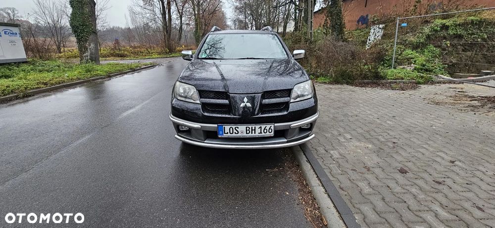 Mitsubishi Outlander 2.0 4WD Invite - 2