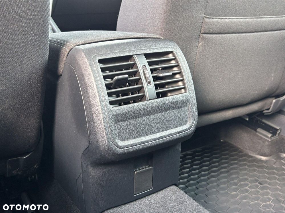 Volkswagen Passat Variant - 21