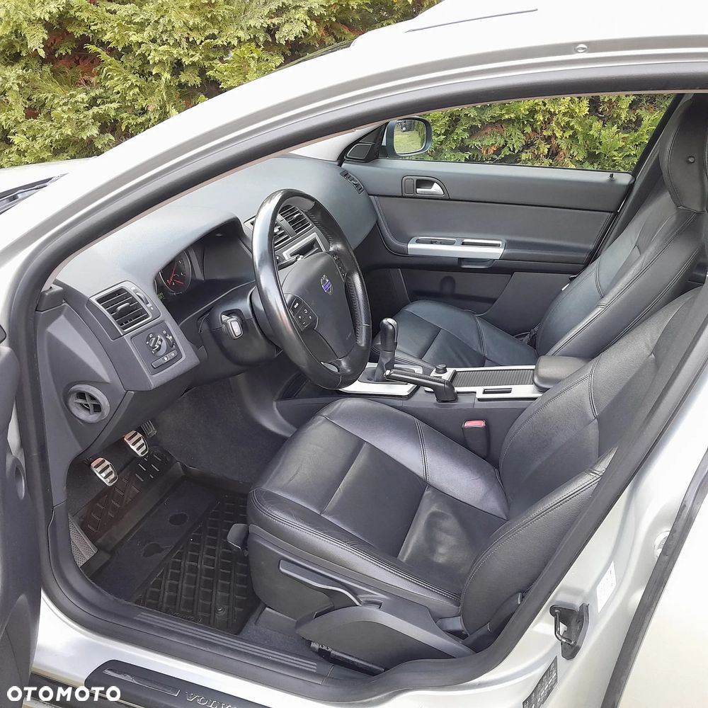 Volvo V50 D2 R-Design - 8