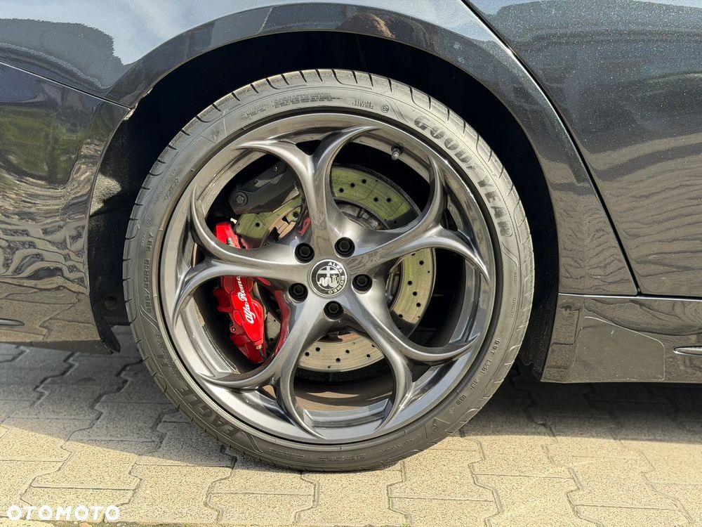Alfa Romeo Giulia 2.9 V6 Bi-Turbo AT8 Quadrifoglio - 39