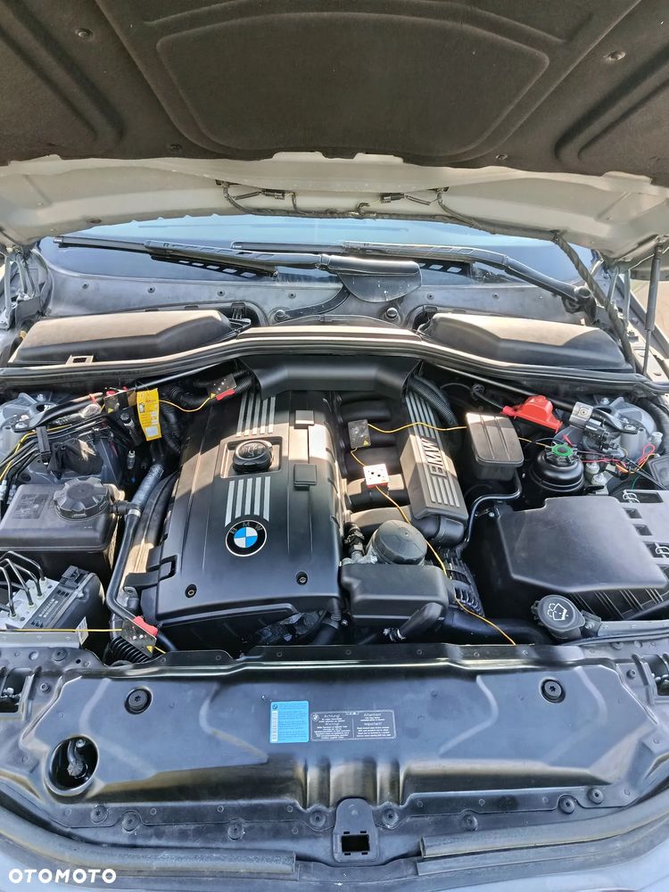 BMW Seria 5 525i - 2