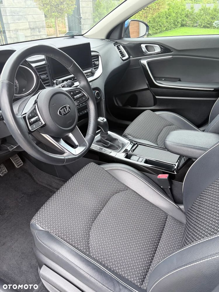 Kia Ceed 1.4 T-GDI L Business Line - 19