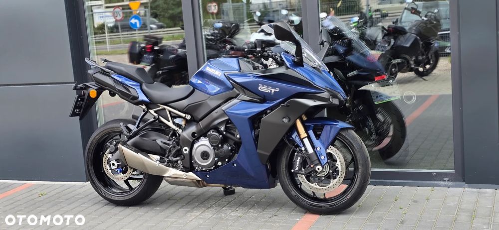 Suzuki GSX - 3