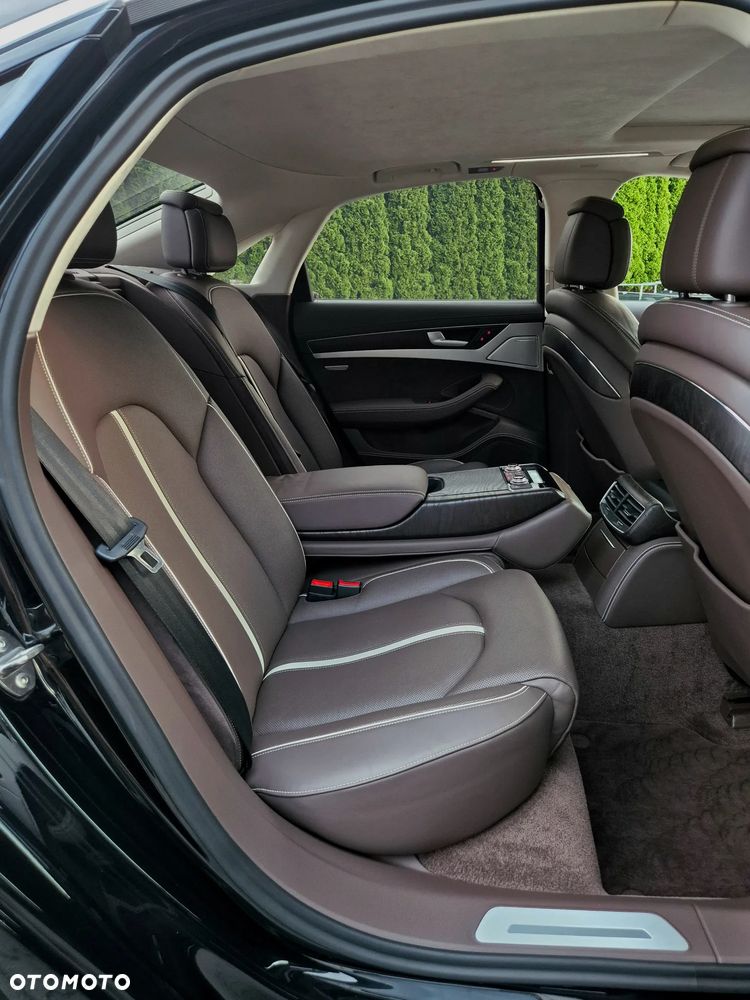 Audi A8 4.2 TDI DPF (clean diesel) quattro tiptronic - 13