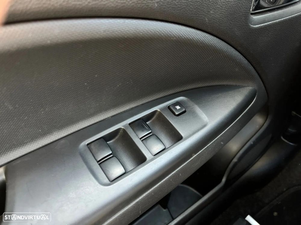 Mitsubishi Space Star 1.2 Intense - 17
