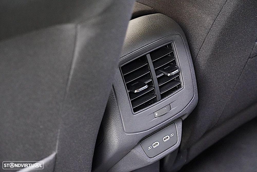 VW T-Roc 1.5 TSI Urban DSG - 27