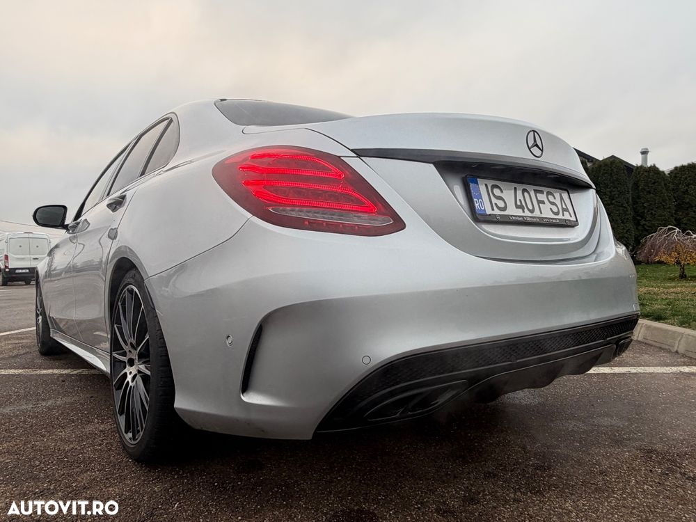 Mercedes-Benz C 400 4Matic T 7G-TRONIC AMG Line - 10