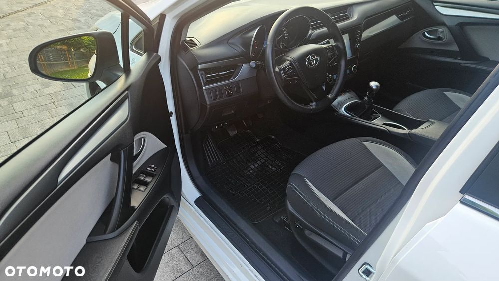 Toyota Avensis - 6