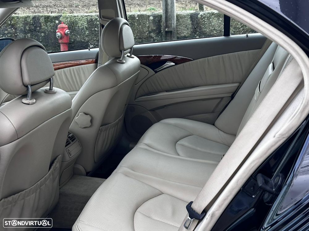 Mercedes-Benz E 220 CDI Auto Elegance - 30