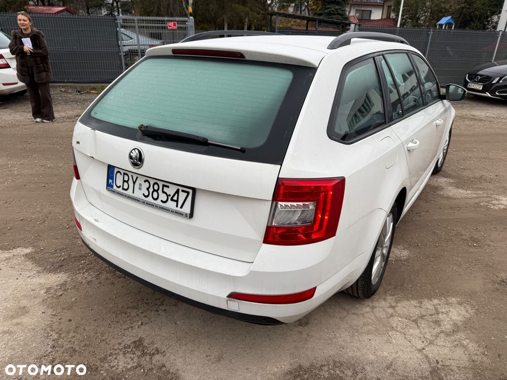 Skoda Octavia 1.6 TDI Ambition - 5