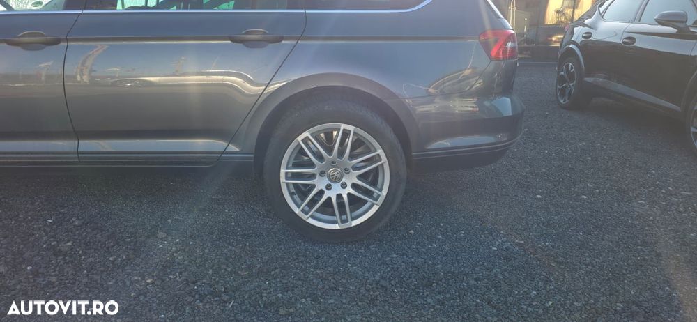 Volkswagen Passat Variant 2.0 TDI DSG Comfortline - 29