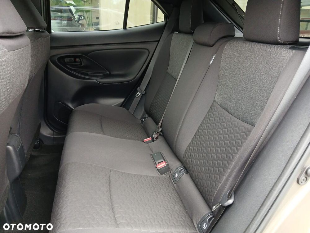 Toyota Yaris Cross Hybrid 1.5 Comfort 4x4 - 7