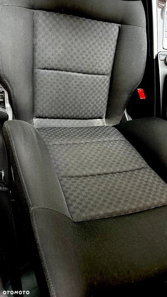 Mercedes-Benz Klasa E ver-220-t-cdi-dpf-blueefficiency-automatik - 14