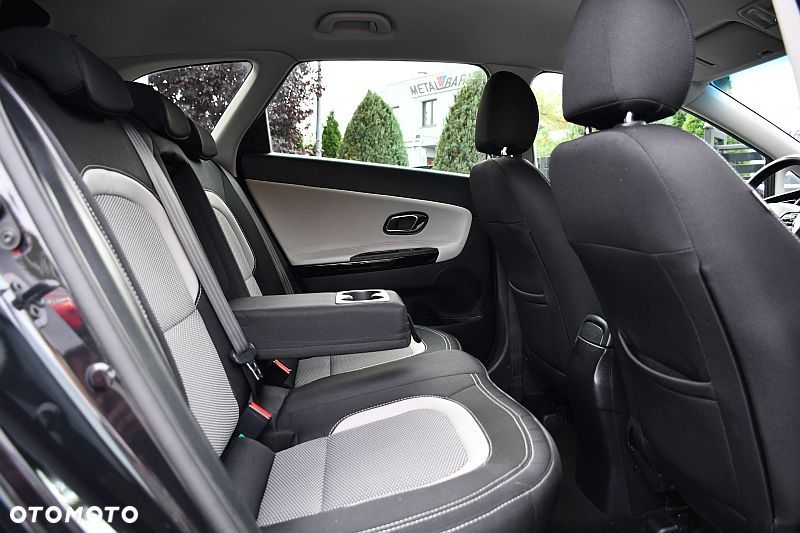Kia Ceed 1.6 GDI ISG Platinum Edition - 23