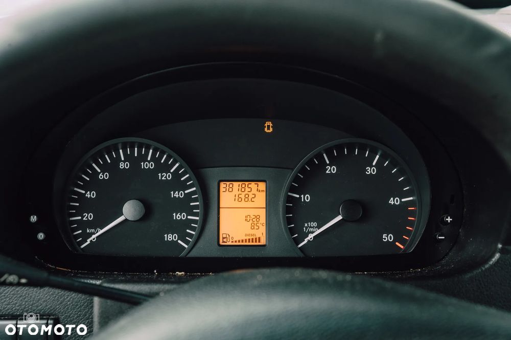 Mercedes-Benz 519 - 19