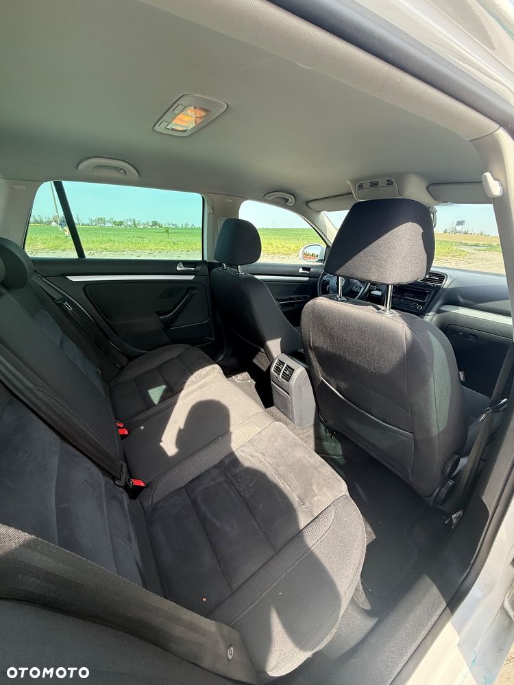 Volkswagen Golf 1.6 TDI Highline - 22