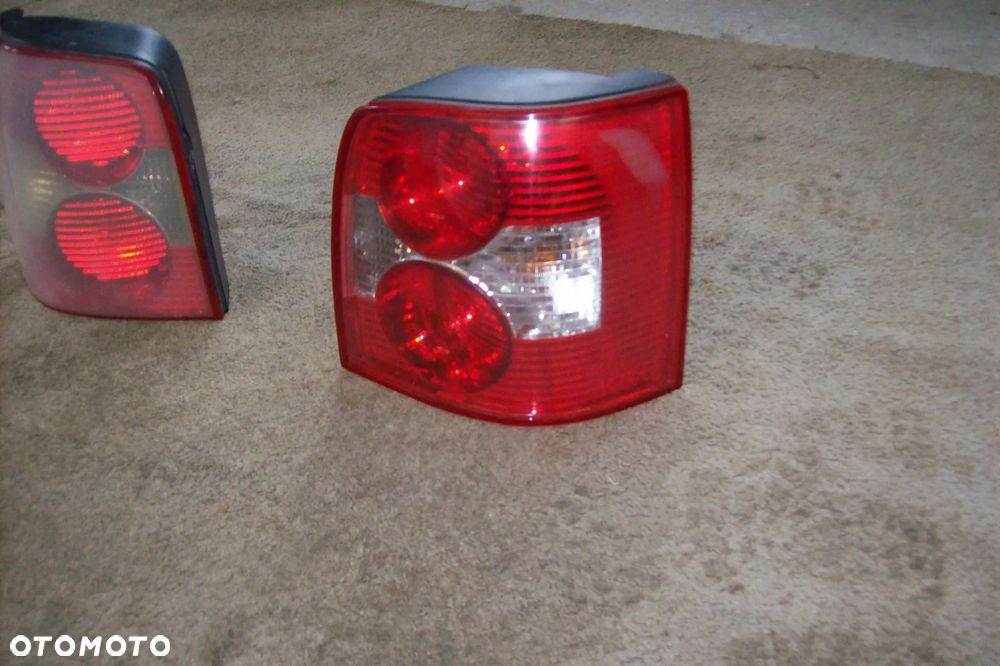 LAMPA TYLNA PRAWA VW PASSAT B-5 KOMBI LIFT - 2