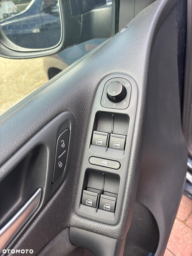 Volkswagen Golf - 11