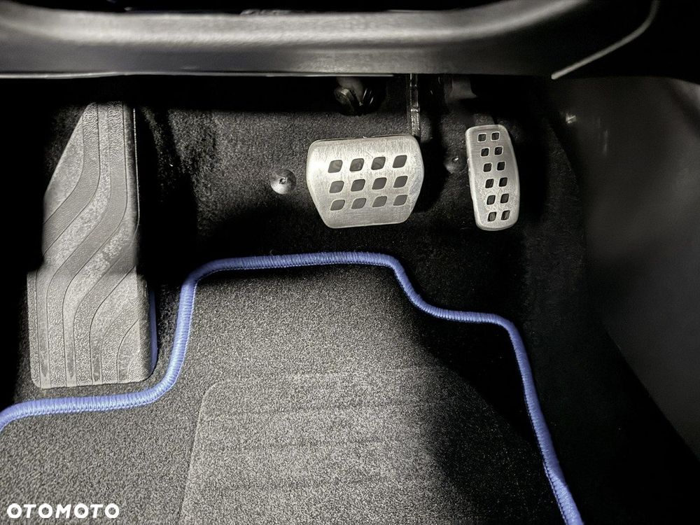 Renault Megane ENERGY TCe 205 EDC GT - 26