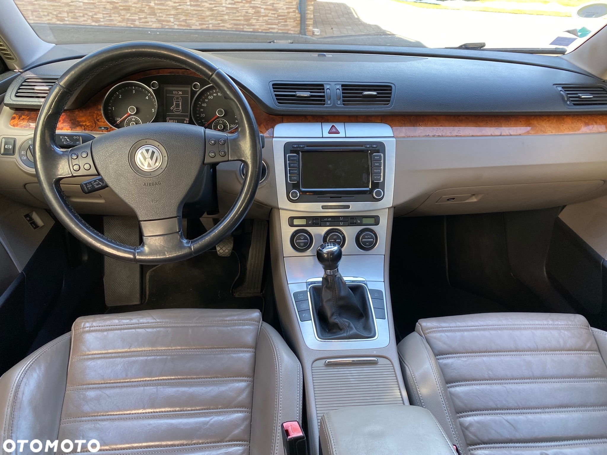 Volkswagen Passat 2.0 TDI Highline - 11