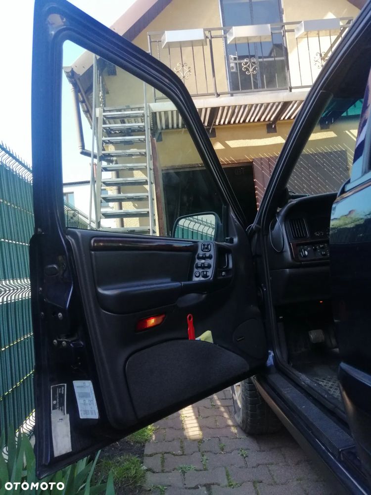 Jeep Grand Cherokee - 8