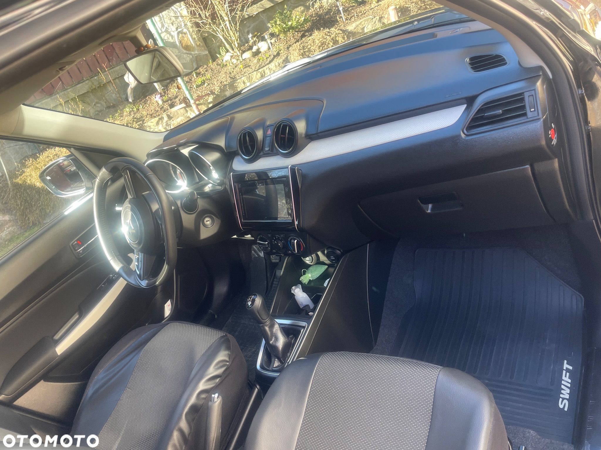 Suzuki Swift 1.0 T Premium Plus - 13