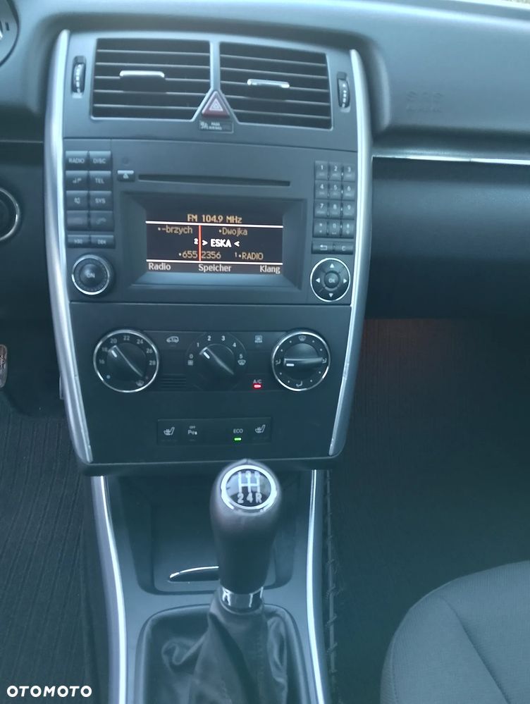 Mercedes-Benz Klasa B 180 BlueEFFICIENCY SPORT EDITION - 26