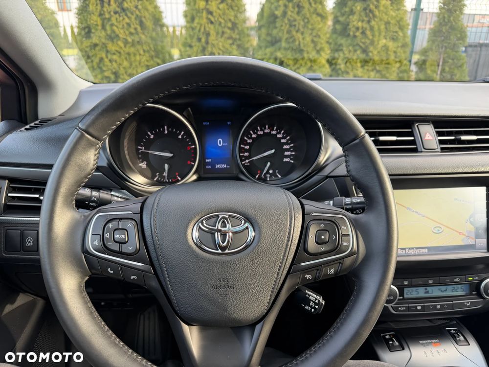 Toyota Avensis 2.0 D-4D Premium - 20