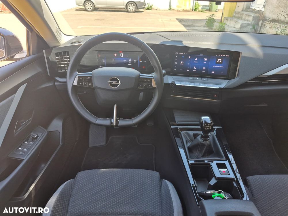 Opel Astra Sports Tourer 1.2 Turbo Business Edition - 15