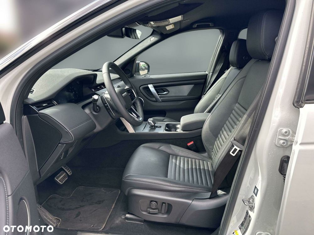 Land Rover Discovery Sport - 12