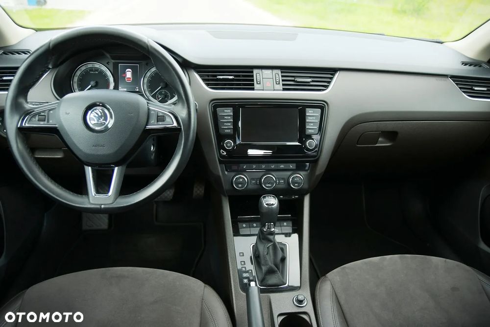 Skoda Octavia 2.0 TDI 4x4 DSG L&K - 24