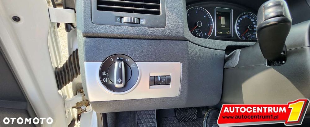Volkswagen Multivan - 33
