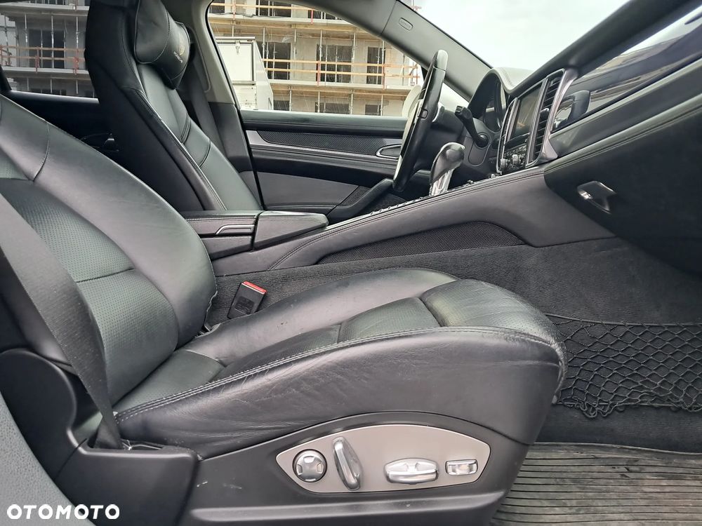 Porsche Panamera 4 PDK - 13