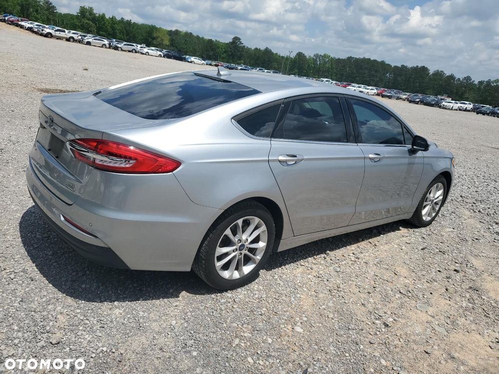 Ford Mondeo 2.0 Hybrid Trend - 4