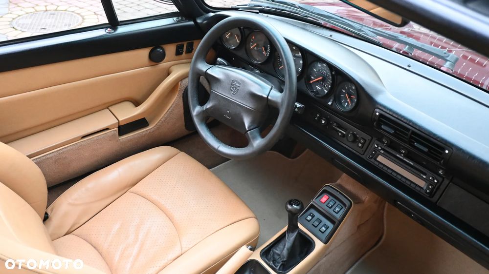 Porsche 911 Carrera - 34